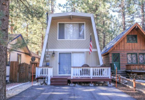 A Humble Hilltop Hideaway - Home away from home in the San Bernardino National Forest!!